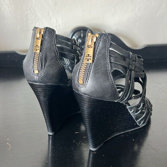 Tory Burch Tevray Wedge Sandals - Picture 6 of 12